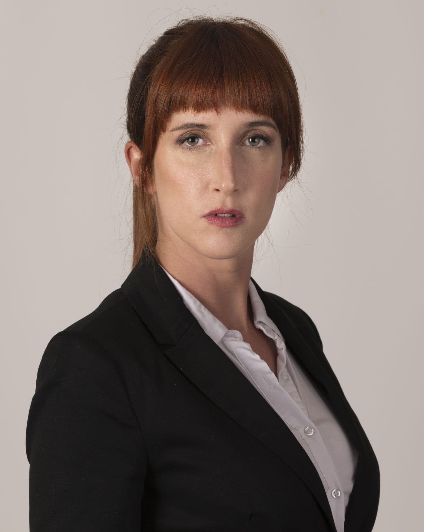 Laura Escobar — retrato